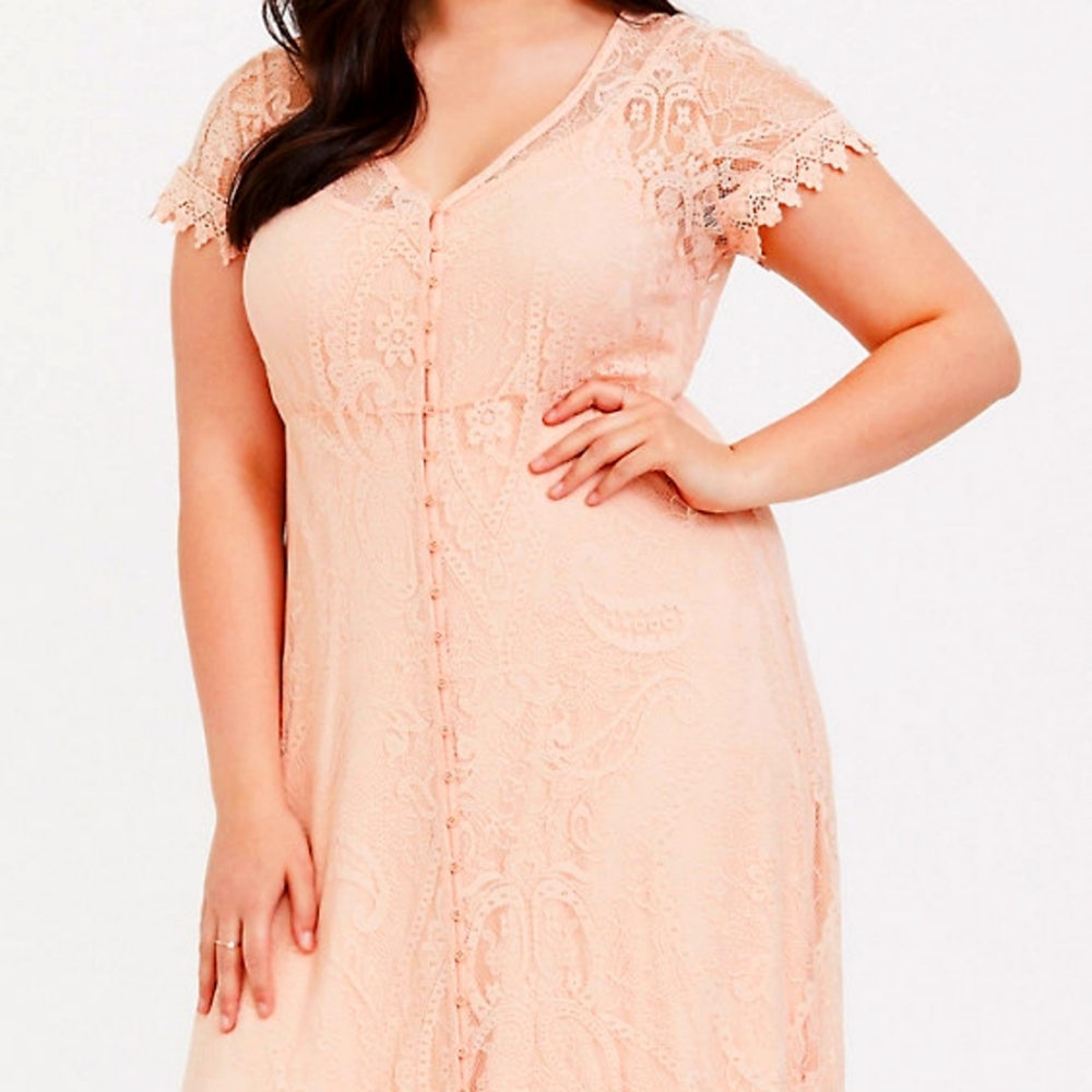 TORRID size 00 soft peach maxi dress